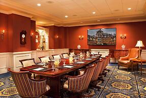 Hotel Roanoke & Conference Ctr, Curio Collection by Hilton