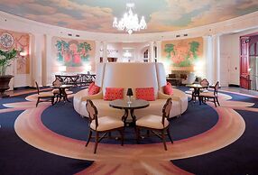 Hotel Roanoke & Conference Ctr, Curio Collection by Hilton