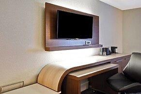 Courtyard By Marriott Cape Cod Hyannis