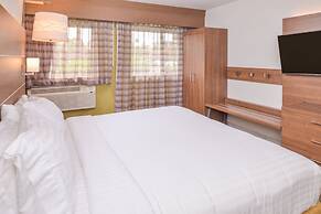 Holiday Inn Express Palm-Desert by IHG