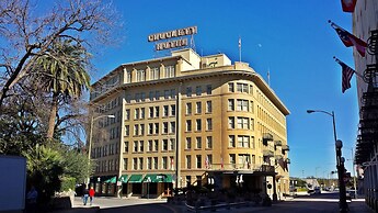Crockett Hotel