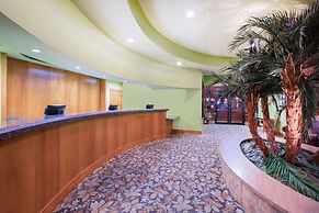 Ramada Tropics Resort & Conf Center by Wyndham Des Moines