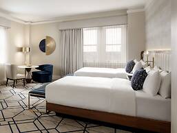 Fairmont Hotel Macdonald