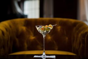 Fairmont Hotel Macdonald