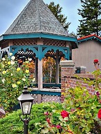 Coachman Inn & Suites