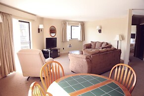 Coachman Inn & Suites