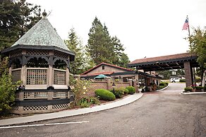 Coachman Inn & Suites