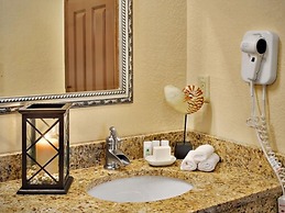 Coachman Inn & Suites