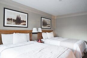 Coachman Inn & Suites