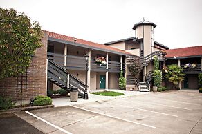 Coachman Inn & Suites