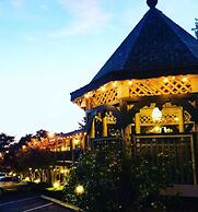 Coachman Inn & Suites