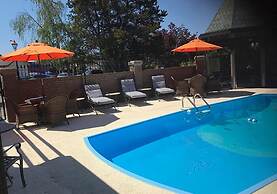 Coachman Inn & Suites