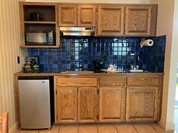 Coachman Inn & Suites