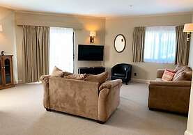 Coachman Inn & Suites