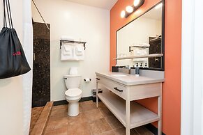 Palm Mountain Resort and Spa