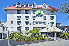 Holiday Inn Express Boston - Waltham, an IHG Hotel