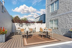 Comfort Inn & Suites Pottstown Eastern Gateway