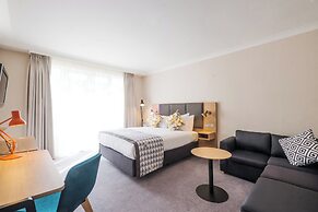 Holiday Inn Farnborough by IHG
