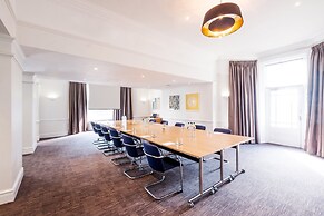 Holiday Inn Farnborough by IHG