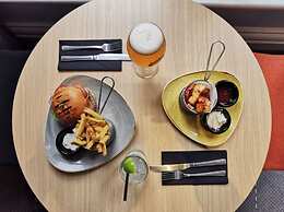 Holiday Inn Farnborough by IHG