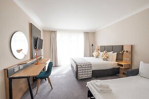 Holiday Inn Farnborough by IHG