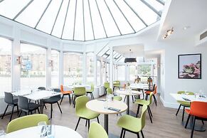 Holiday Inn Farnborough by IHG