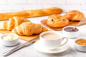 Holiday Inn Farnborough by IHG