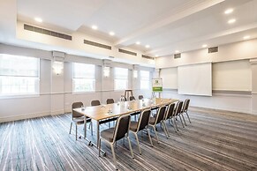 Holiday Inn Farnborough by IHG