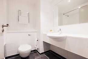 Holiday Inn Farnborough by IHG