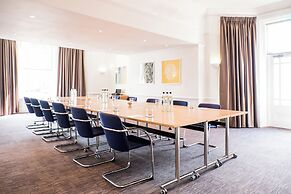 Holiday Inn Farnborough by IHG