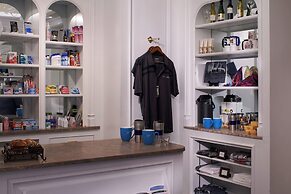 The Henry Hotel, Autograph Collection