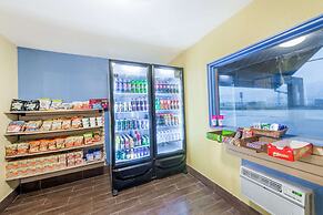 Days Inn by Wyndham San Antonio Splashtown/ATT Center