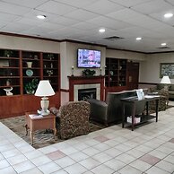 Days Inn & Conf Center by Wyndham Southern Pines Pinehurst