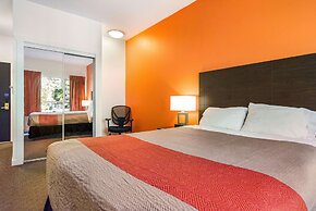 Motel 6 Surrey, BC