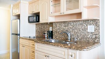 Ramada Plaza by Wyndham Marco Polo Beach Resort