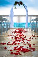 Ramada Plaza by Wyndham Marco Polo Beach Resort