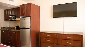 Ramada Plaza by Wyndham Marco Polo Beach Resort