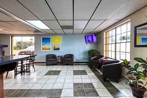 Executive Inn & Suites