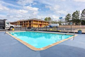 Executive Inn & Suites