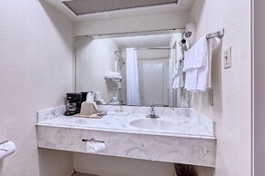 Executive Inn & Suites