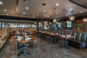 Best Western Plus Hilltop Inn