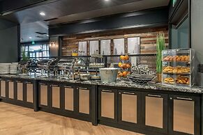 Best Western Plus Hilltop Inn