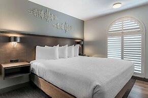 Best Western Plus Hilltop Inn