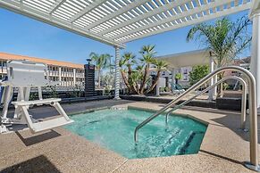 Best Western Plus Hilltop Inn