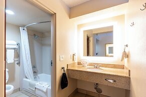 Grand Canyon Hotel and Suites