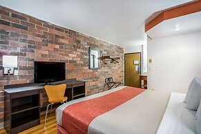 Motel 6 Madison, WI - East