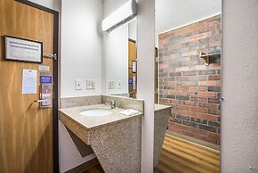 Motel 6 Madison, WI - East