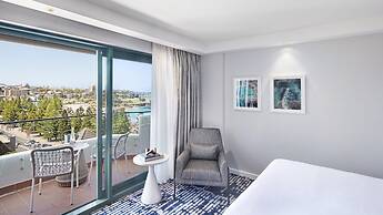 Crowne Plaza Sydney Coogee Beach by IHG
