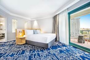 Crowne Plaza Sydney Coogee Beach by IHG