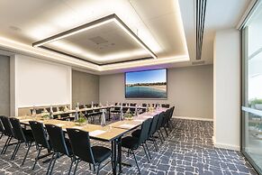 Crowne Plaza Sydney Coogee Beach by IHG